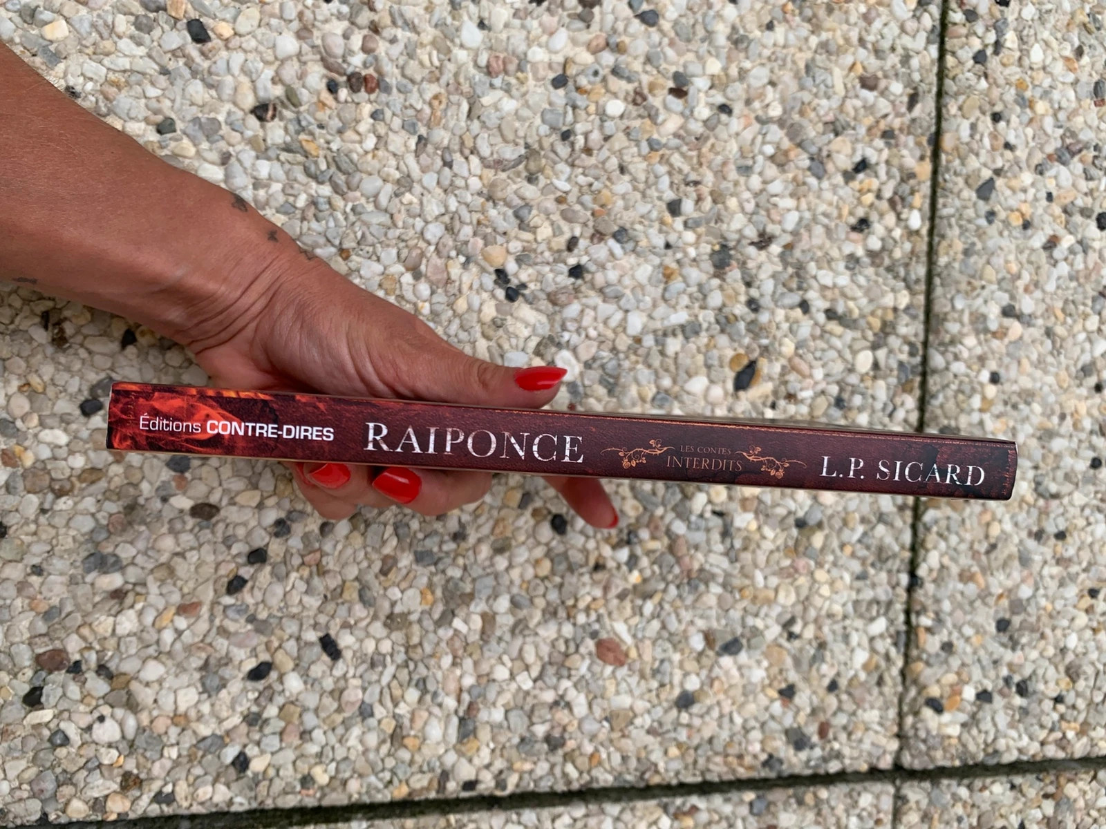 Livre Raiponce – L. P. Sicard – Les Contes Interdits 3