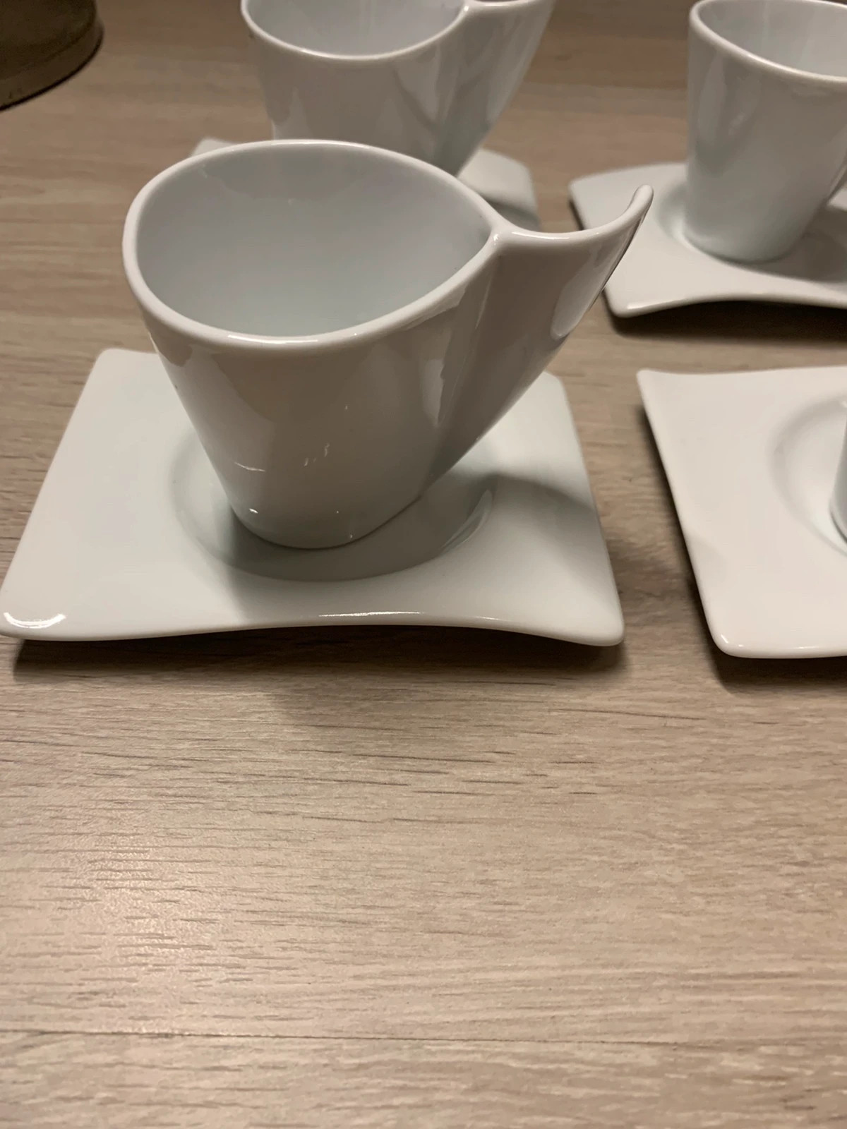 🤍 Lot de 4 tasses + soucoupes blanches design 2
