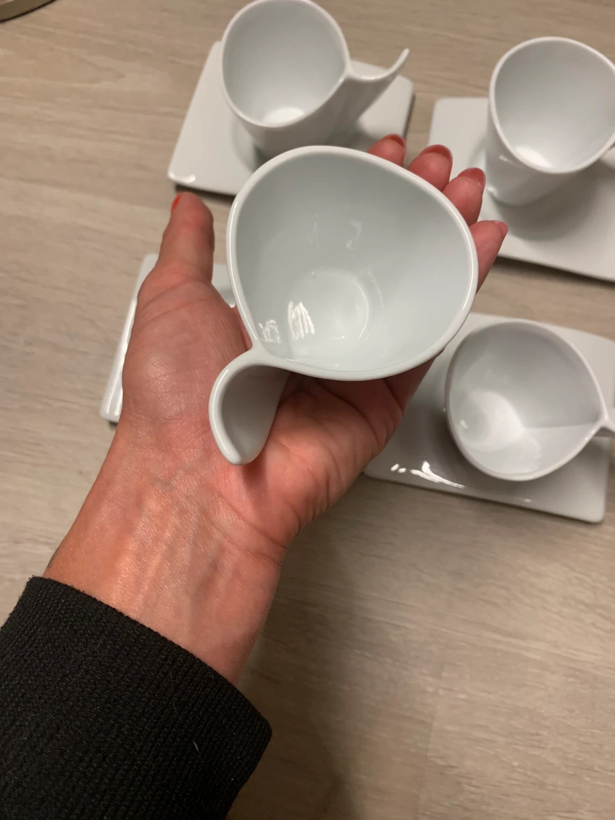 🤍 Lot de 4 tasses + soucoupes blanches design 5