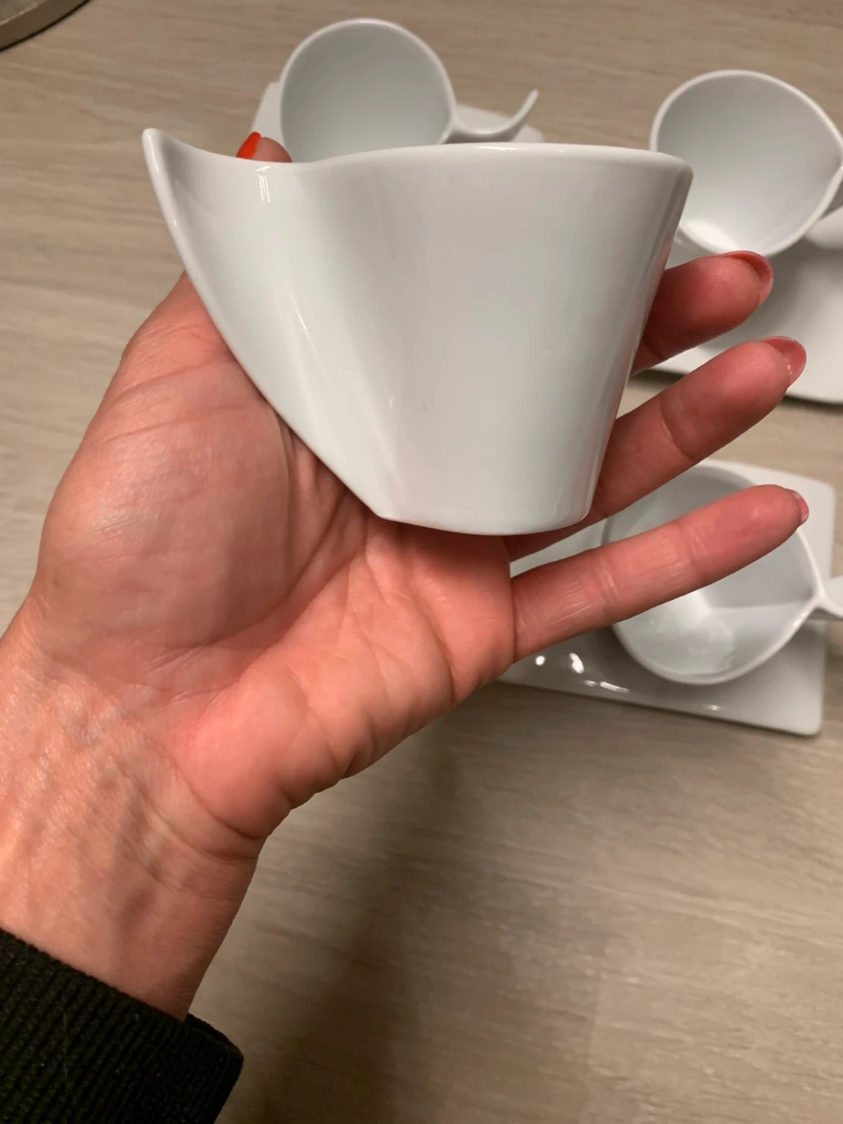 🤍 Lot de 4 tasses + soucoupes blanches design 4