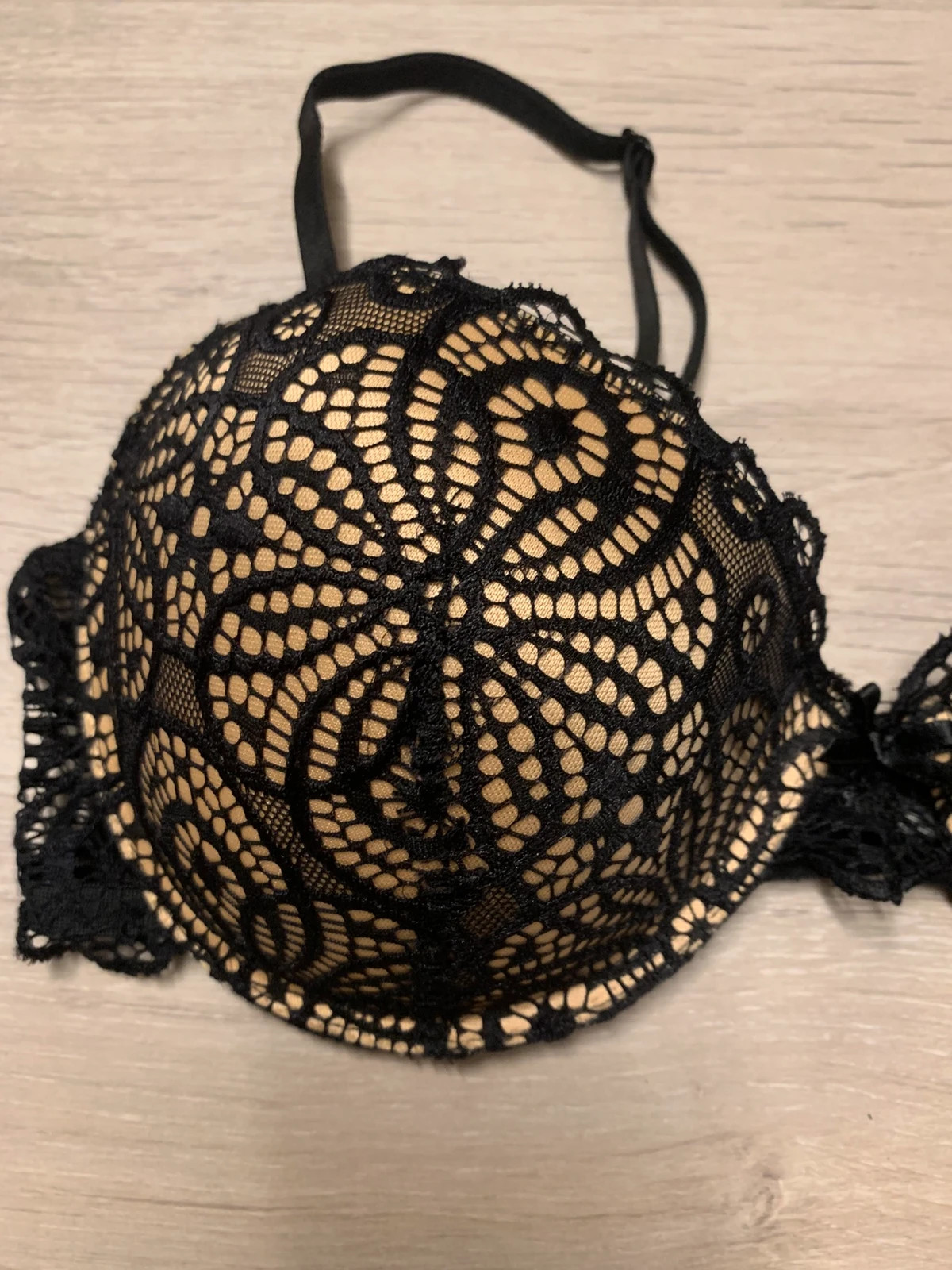 🖤 Soutien-gorge noir en dentelle Manoukian – 90D – Manoukian – taille 90D 2