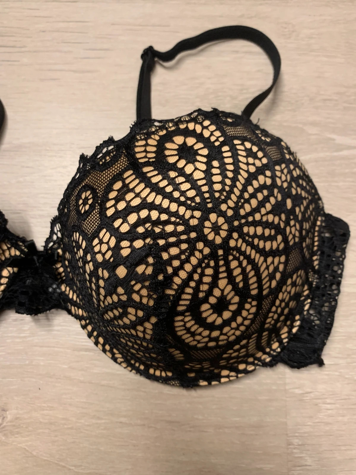 🖤 Soutien-gorge noir en dentelle Manoukian – 90D – Manoukian – taille 90D 3