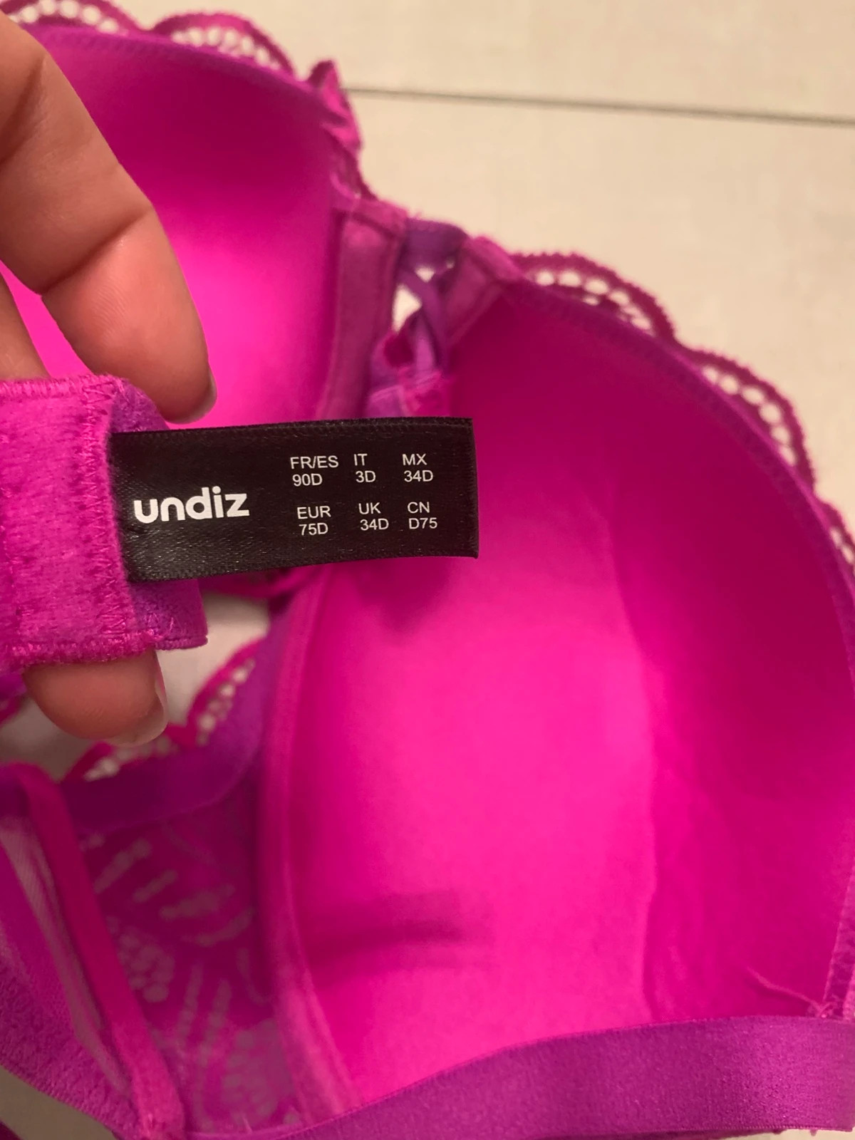 Soutien-gorge Undiz 90D rose fuchsia dentelle push-up – Undiz – taille 90D 5