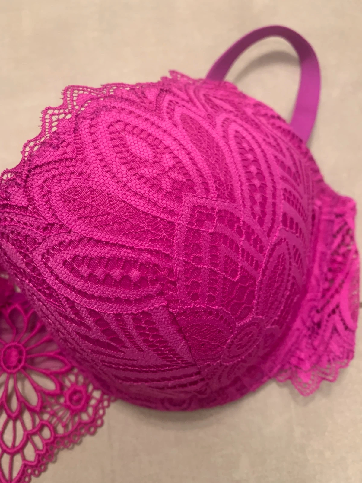 Soutien-gorge Undiz fuchsia rose vif dentelle – 90D – push-up balconnet – Undiz – taille 90D 4