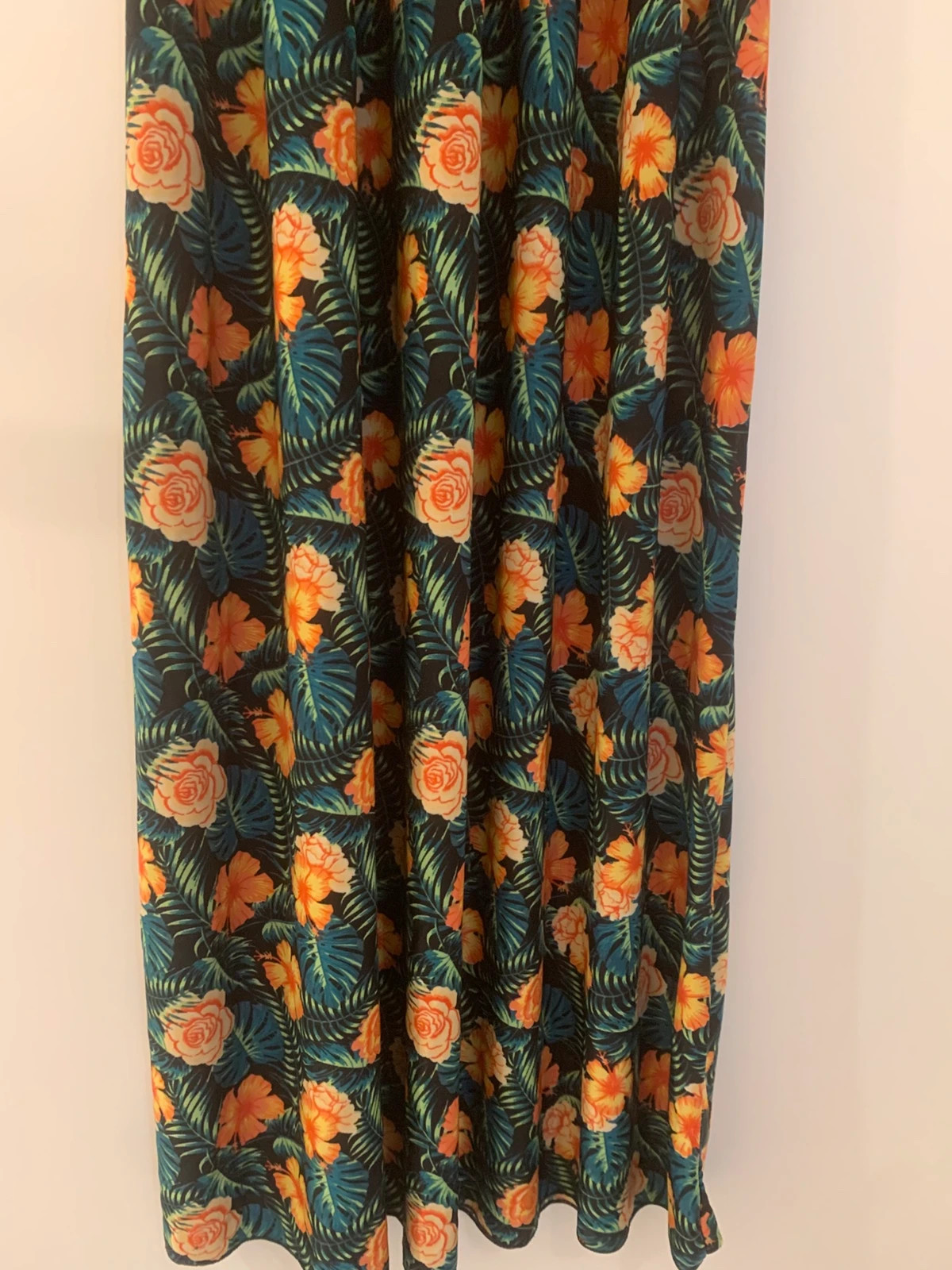 Robe longue fleurie tropicale 42/44 – décolleté V – élastiquée – taille XL / 42 / 14 4