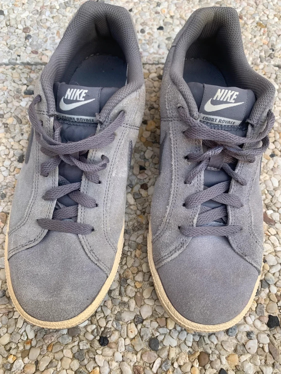 Nike Court Royale grises en daim – Taille 39 – Bon état – Nike – taille 39 2