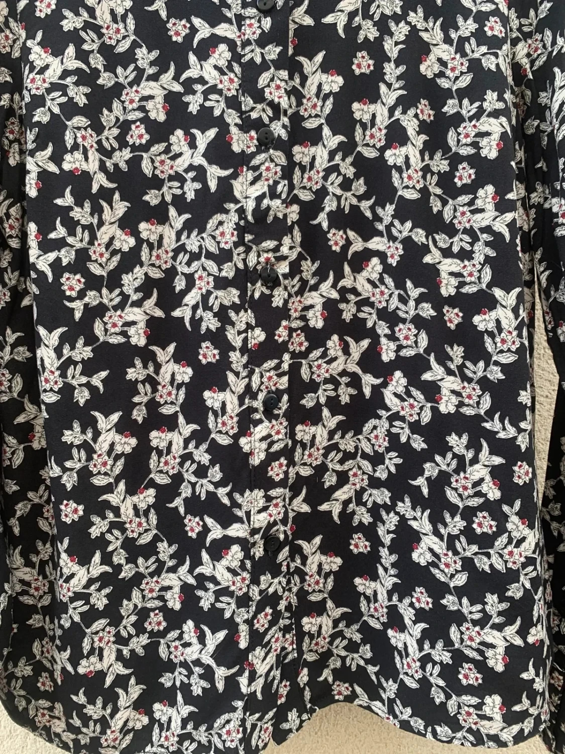 Chemise Naf Naf fleurie noire – 100% viscose – Taille 34 – Naf Naf – taille XS / 34 / 6 4