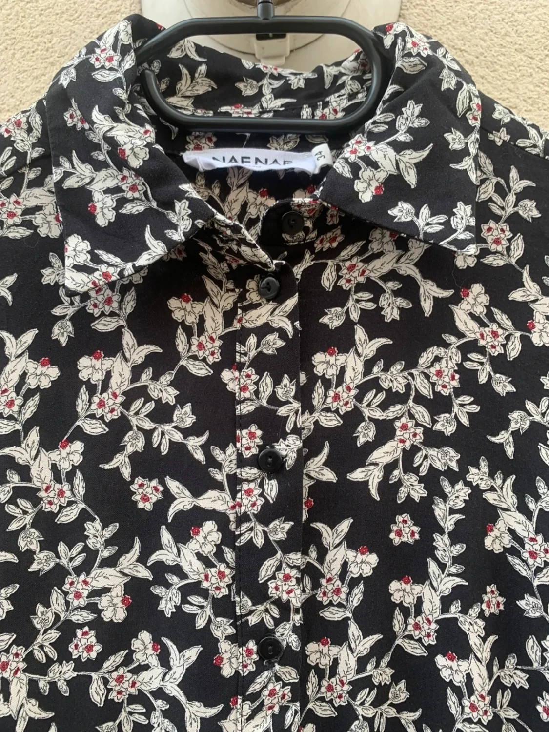 Chemise Naf Naf fleurie noire – 100% viscose – Taille 34 – Naf Naf – taille XS / 34 / 6 3