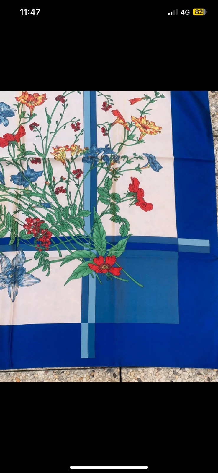 Grand foulard carré bleu à fleurs – Fabriqué en Italie 5