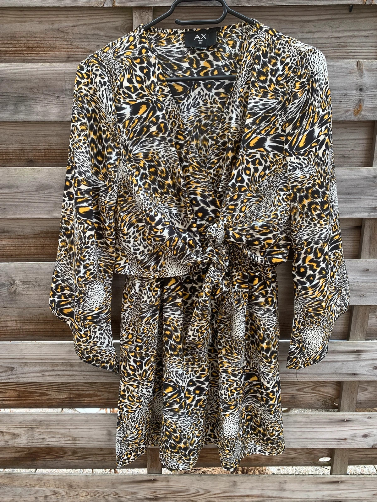 Robe AX Paris T10 (38) imprimé léopard – manches longues asymétrique – lien à nouer – AX Paris – taille M / 38 / 10 2