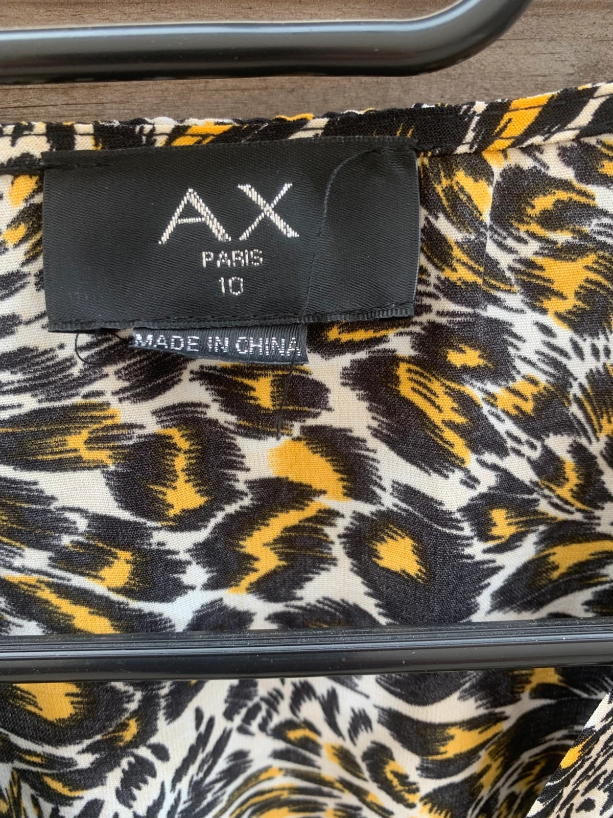 Robe AX Paris T10 (38) imprimé léopard – manches longues asymétrique – lien à nouer – AX Paris – taille M / 38 / 10 3