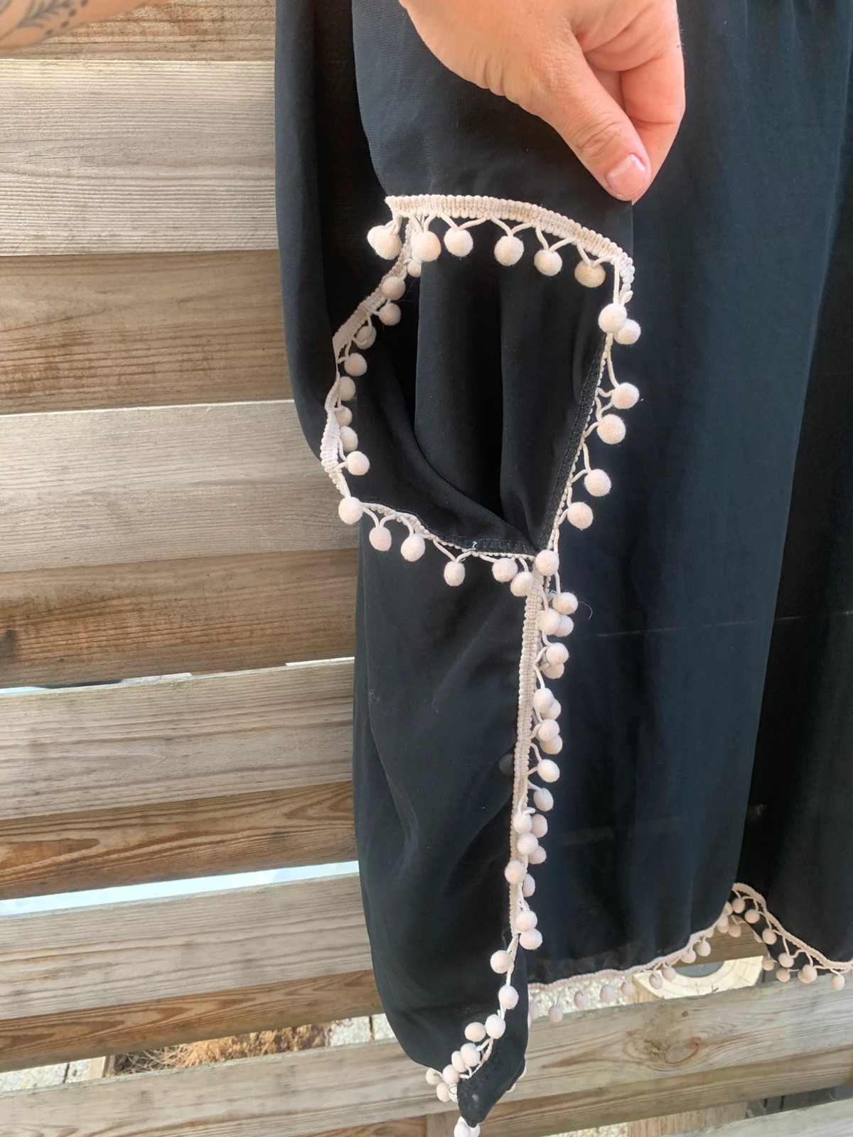 Kimono de plage noir à pompons beiges – Taille M – Style bohème – taille M / 38 / 10 4