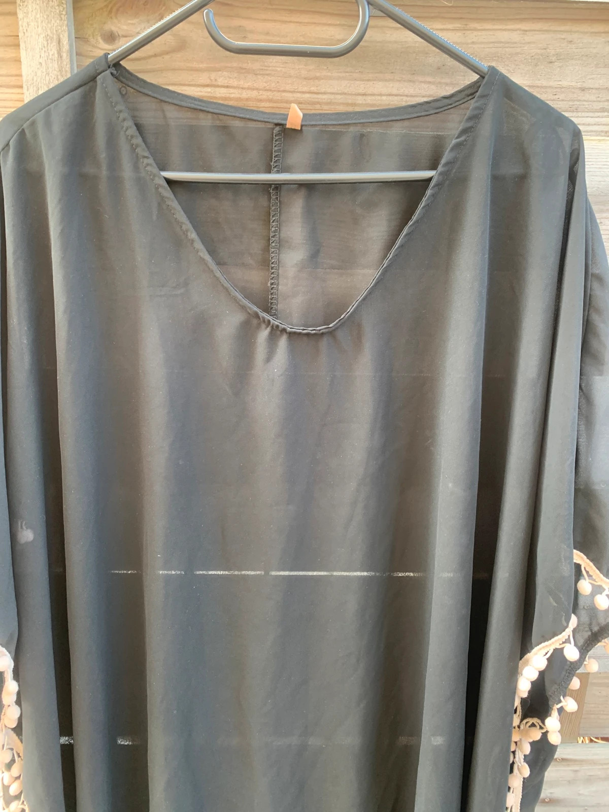Kimono de plage noir à pompons beiges – Taille M – Style bohème – taille M / 38 / 10 3
