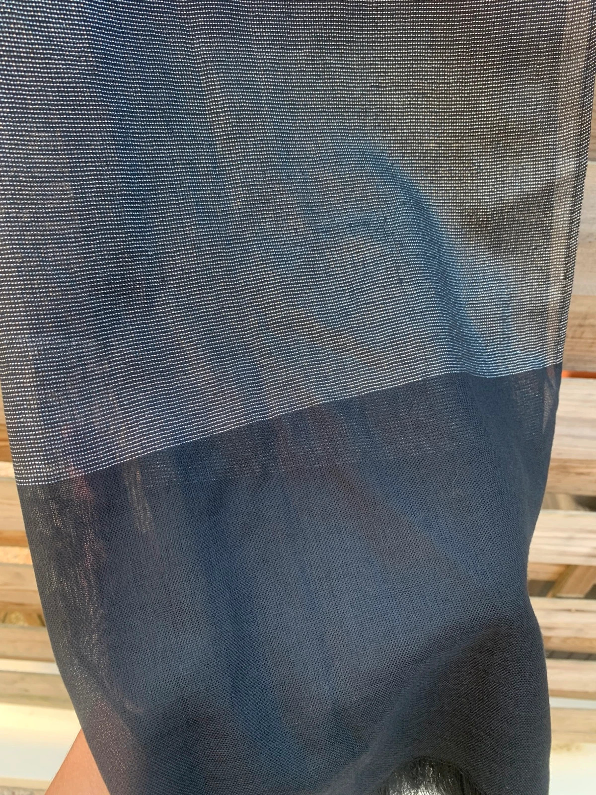 Étole noire légère à rayures grises – Foulard / Châle élégant 2