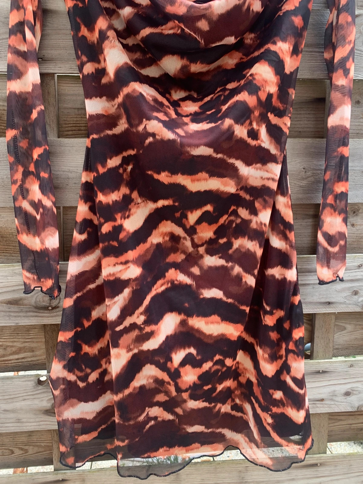 Robe Boohoo neuve avec étiquette – Imprimé tigre – Taille 36 🐅🤎 – Boohoo – taille S / 36 / 8 5