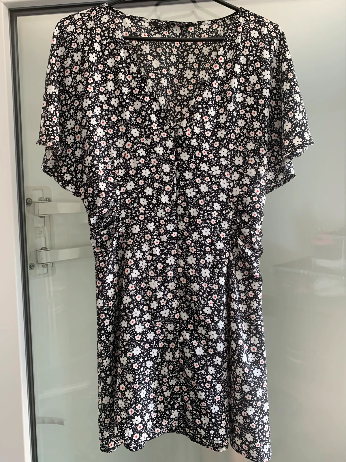 Zara – Robe courte fleurie noire et blanche – Taille S – Zara – taille S / 36 / 8 2