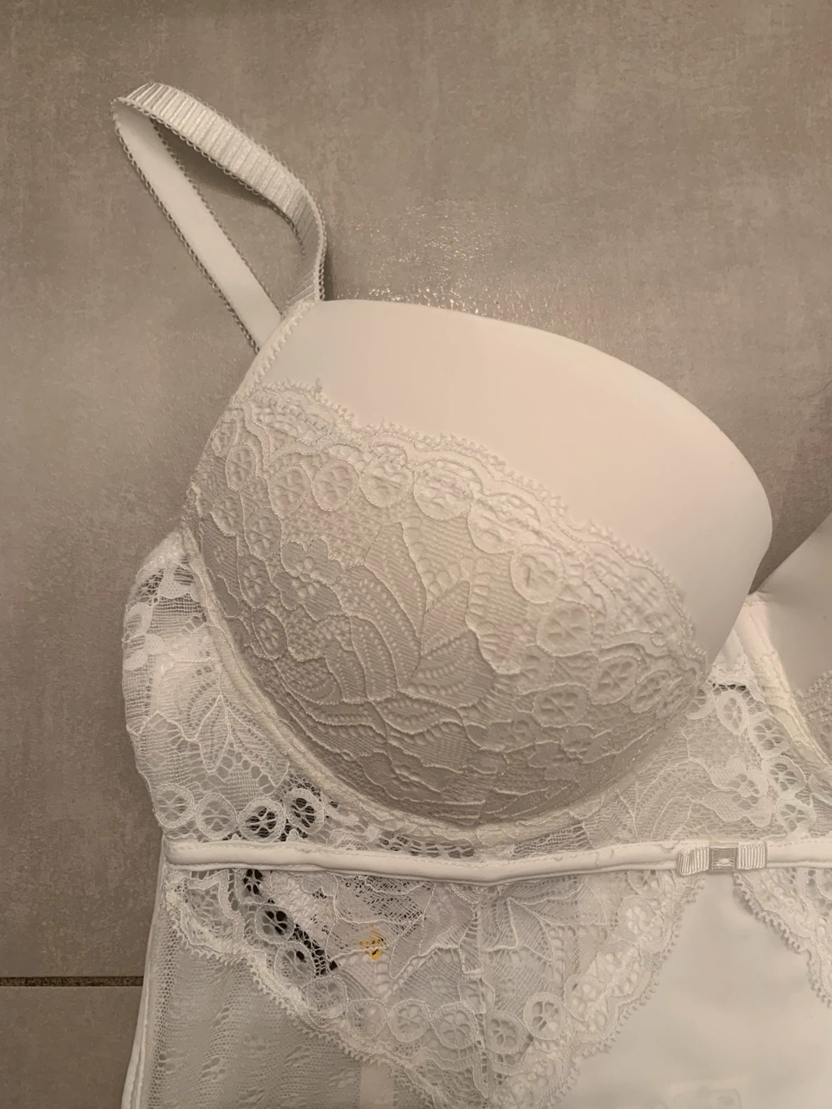 Guêpière bustier La city blanche dentelle avec porte-jarretelles – Neuve avec étiquette – 95B – La City – taille 95B 3