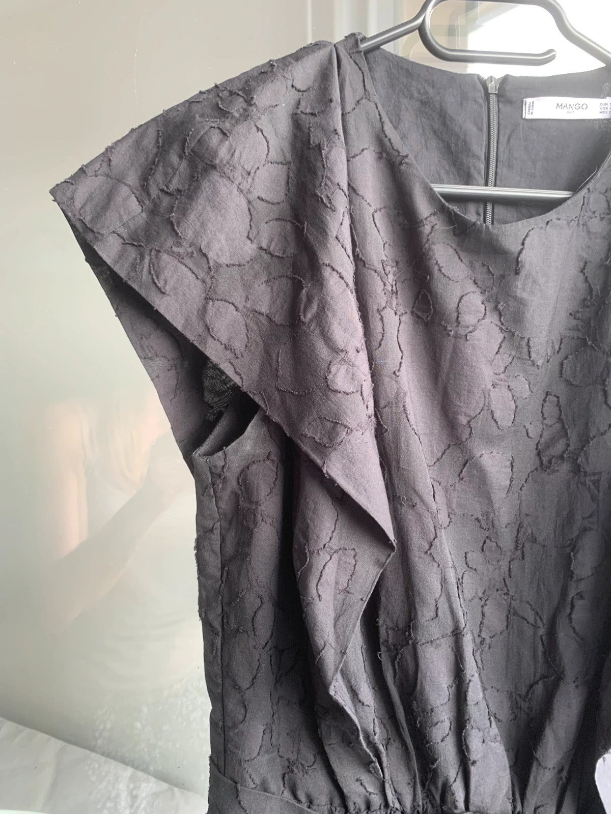 Robe Mango Suit noire texturée – taille S – ceinture intégrée – Mango – taille S / 36 / 8 4