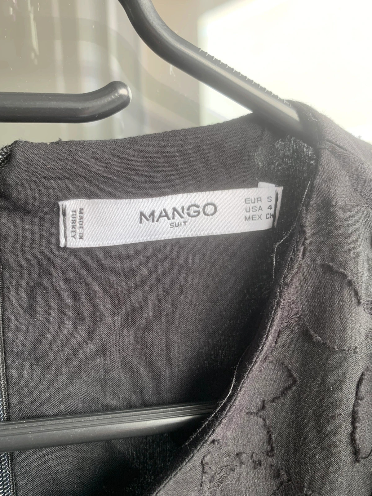 Robe Mango Suit noire texturée – taille S – ceinture intégrée – Mango – taille S / 36 / 8 3