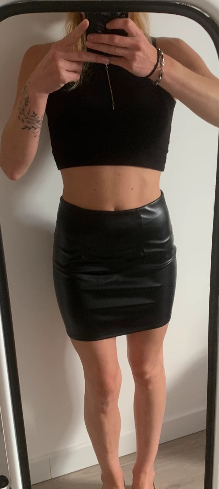Jupe noire effet cuir ASOS Design Petite T34 – ASOS Petite – taille XS / 34 / 6 2