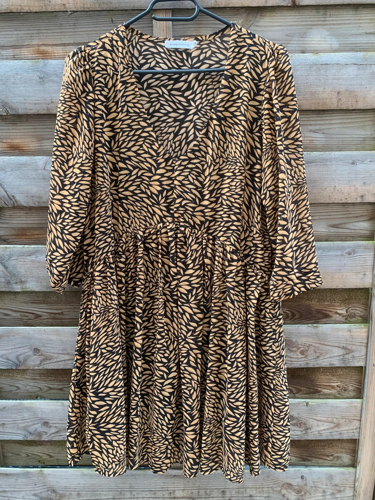 Robe courte fluide imprimée noir et camel - Vintage dressing - T.M 🤎 – Vintage Dressing – taille M / 38 / 10 4