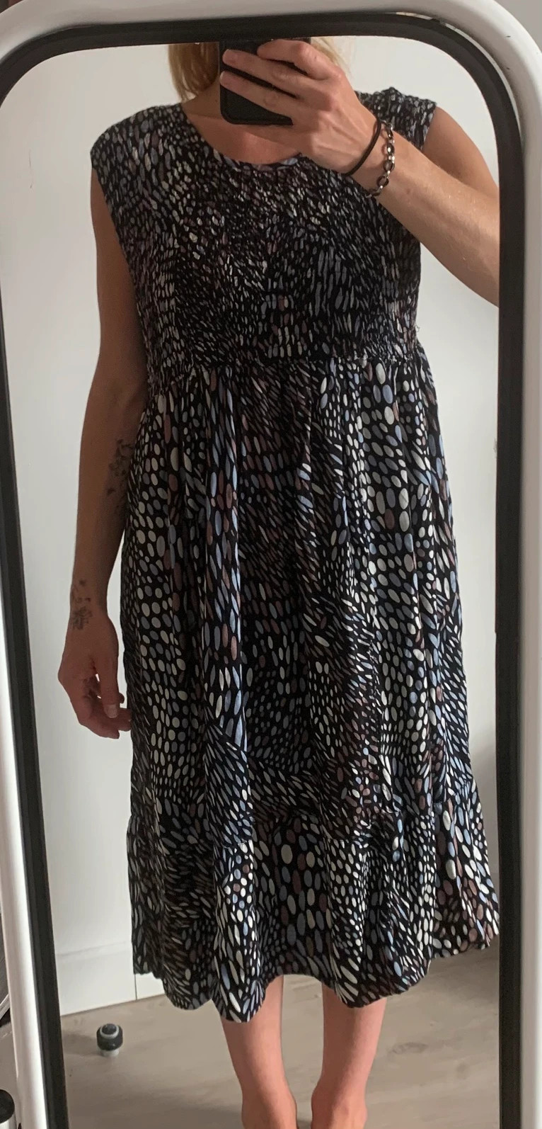 Robe Masai T.M en viscose – imprimé graphique noir, beige et bleu – coupe fluide – Masai – taille M / 38 / 10 2