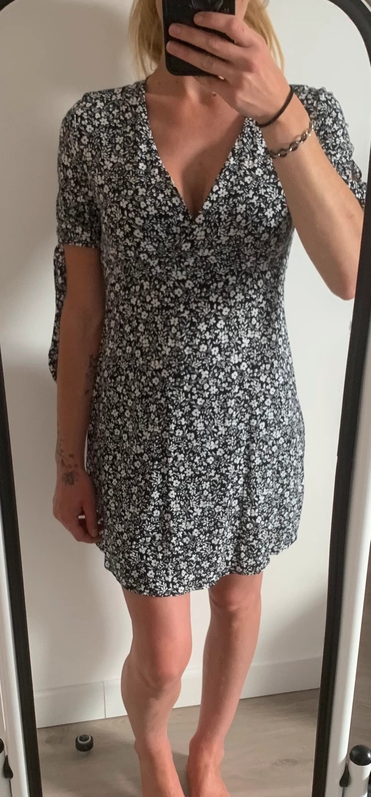 Robe fleurie noire et blanche AMISU (New Yorker) Taille 36 Très bon état – New Yorker – taille S / 36 / 8 2