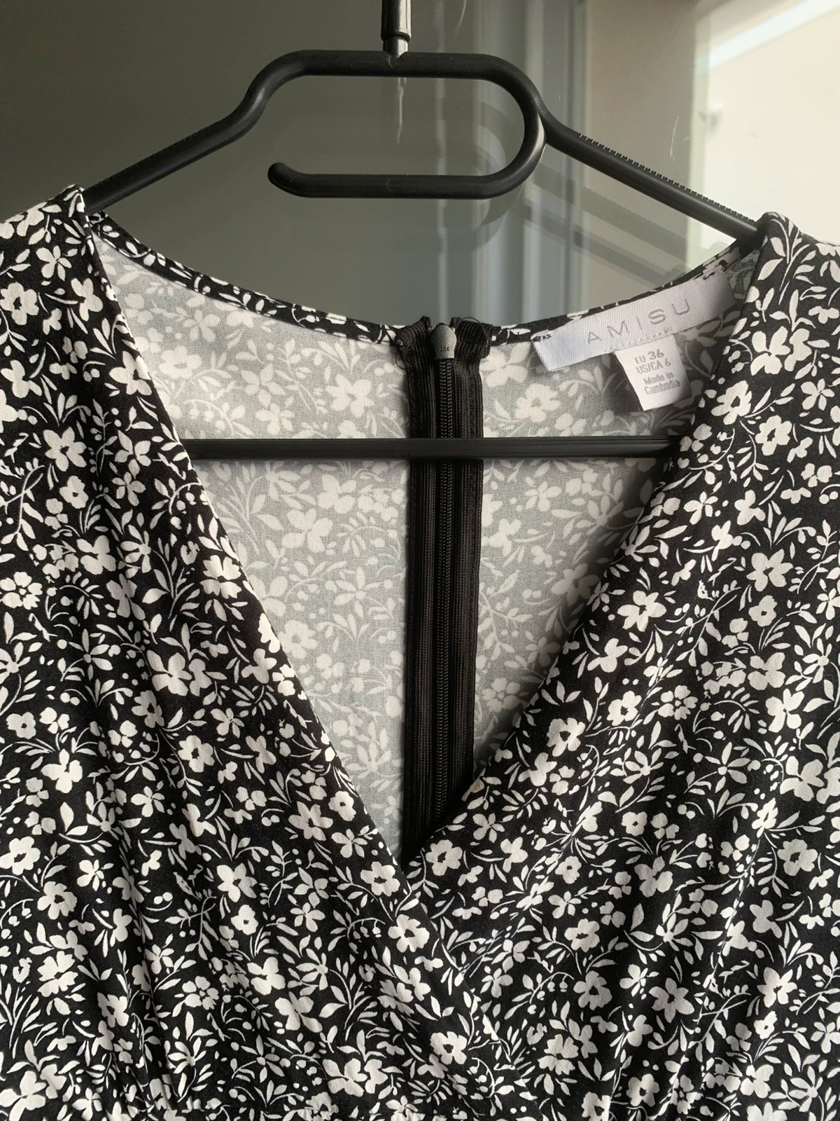 Robe fleurie noire et blanche AMISU (New Yorker) Taille 36 Très bon état – New Yorker – taille S / 36 / 8 3