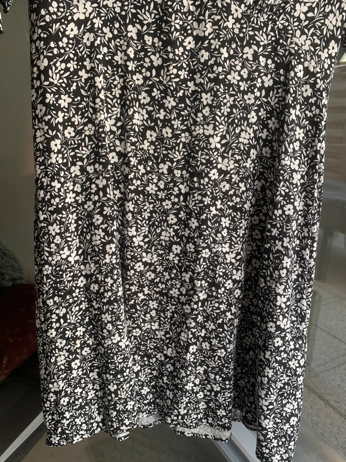 Robe fleurie noire et blanche AMISU (New Yorker) Taille 36 Très bon état – New Yorker – taille S / 36 / 8 5