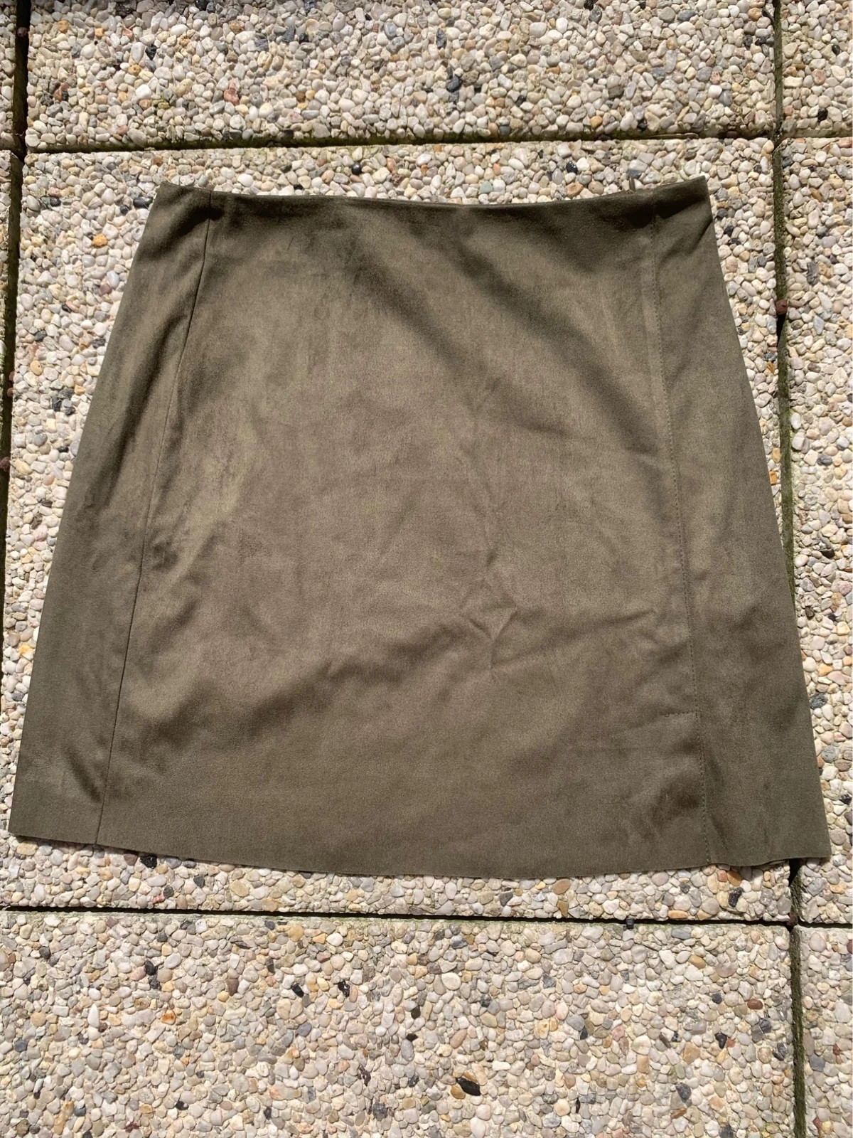 Jupe kaki effet daim/suéde – coupe droite chic – T36 – neuve avec étiquette – La Halle – taille S / 36 / 8 5