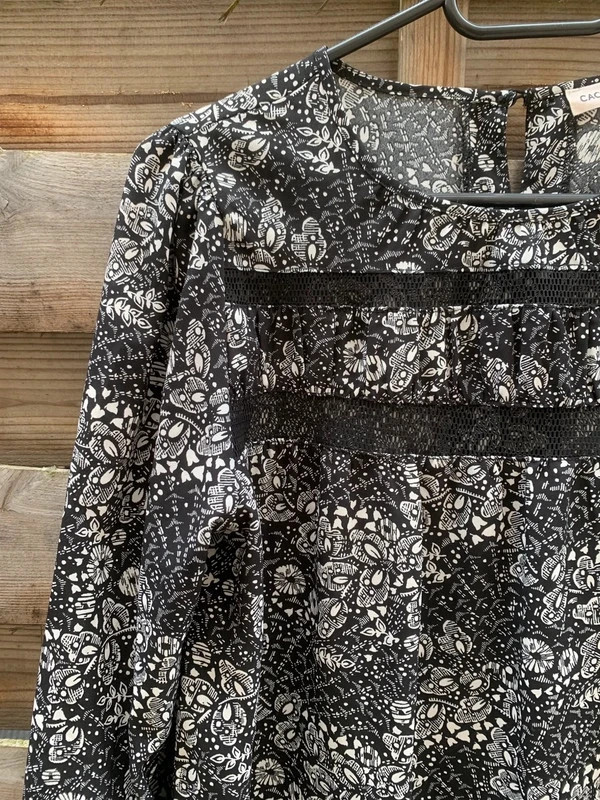 Blouse Cache Cache noire & blanche imprimée – Taille 34 - neuve sans étiquette – Cache Cache – taille XS / 34 / 6 4