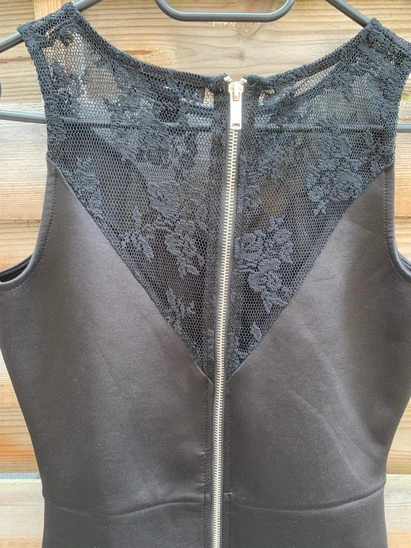 Robe noire Jennyfer élégante dentelle – Taille S – Jennyfer – taille S / 36 / 8 5