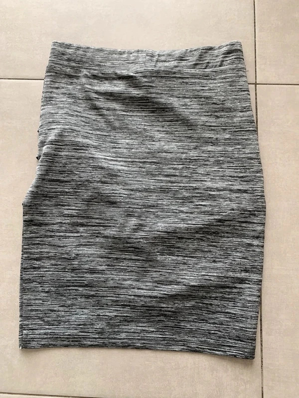 Jupe moulante grise effet chiné Jennyfer – Taille XS – Jennyfer – taille XS / 34 / 6 3