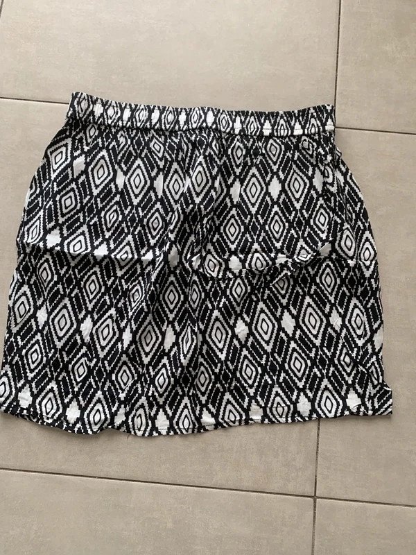 Jupe fluide noire et blanche imprimé graphique – Taille S – taille S / 36 / 8 4