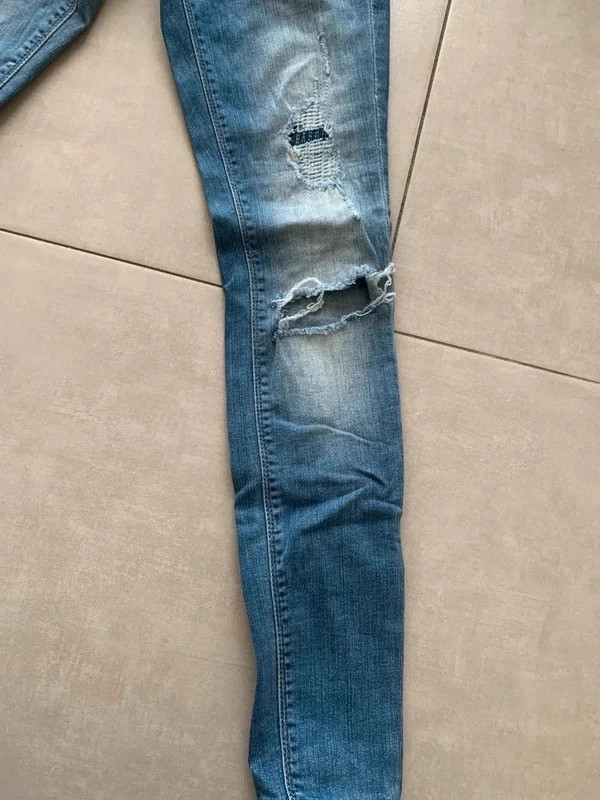 Jean ONLY Carmen skinny destroy – Taille 34 / XS – ONLY – taille XS / 34 / 6 3