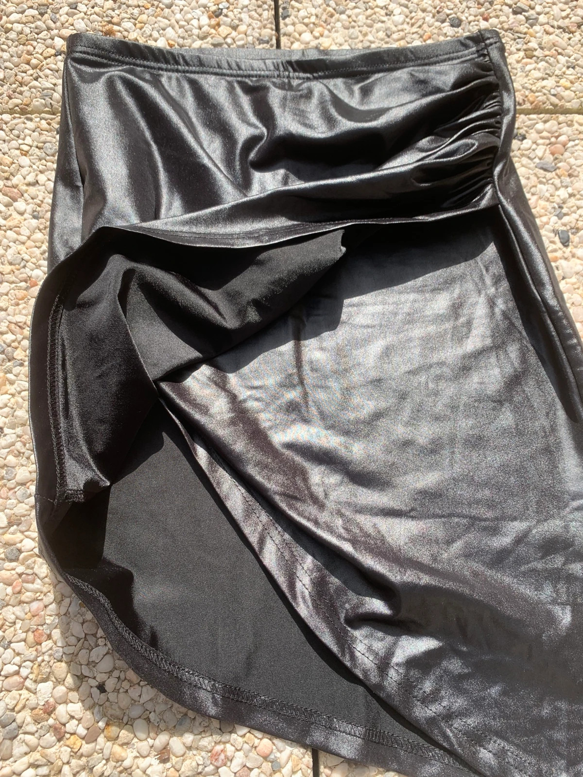 Jupe asymétrique noire effet satin simili cuir SHEIN drapée taille S – Shein – taille S / 36 / 8 4