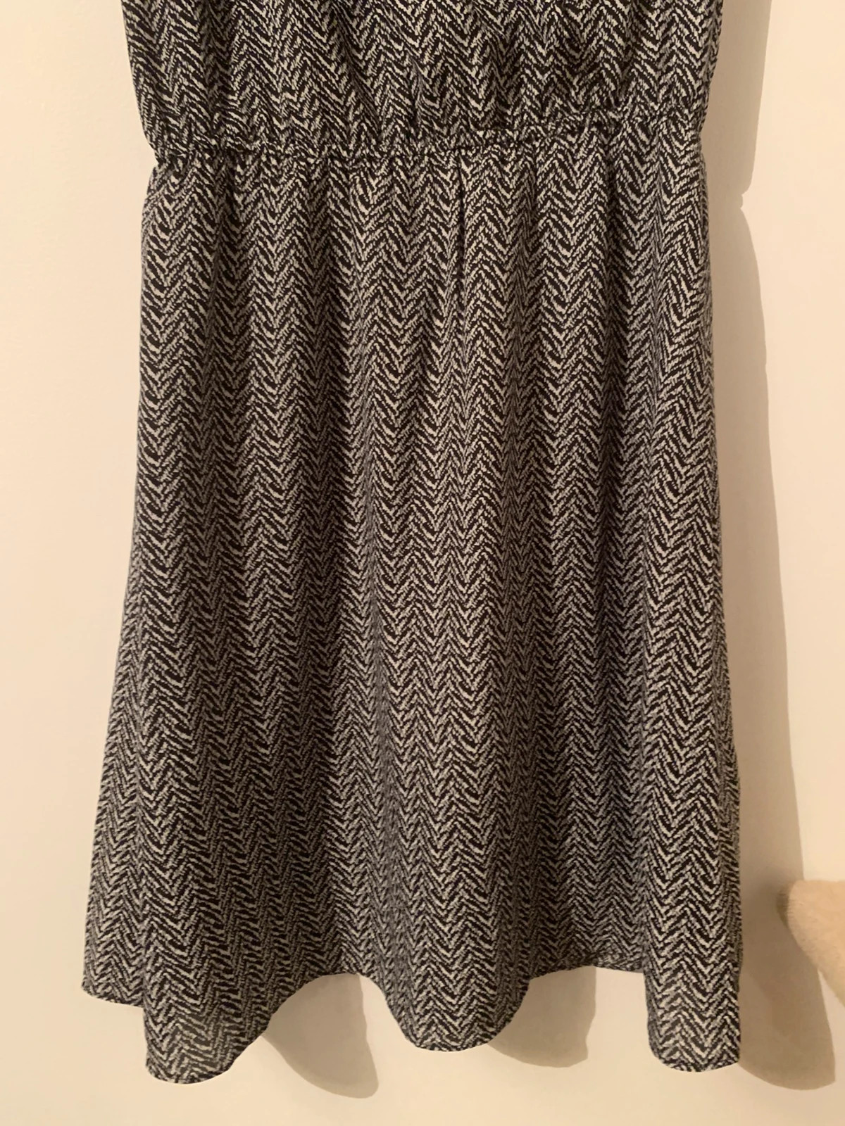 Robe noire et blanche à motif Reserved – dos lacé – taille 34 – Reserved – taille XS / 34 / 6 3