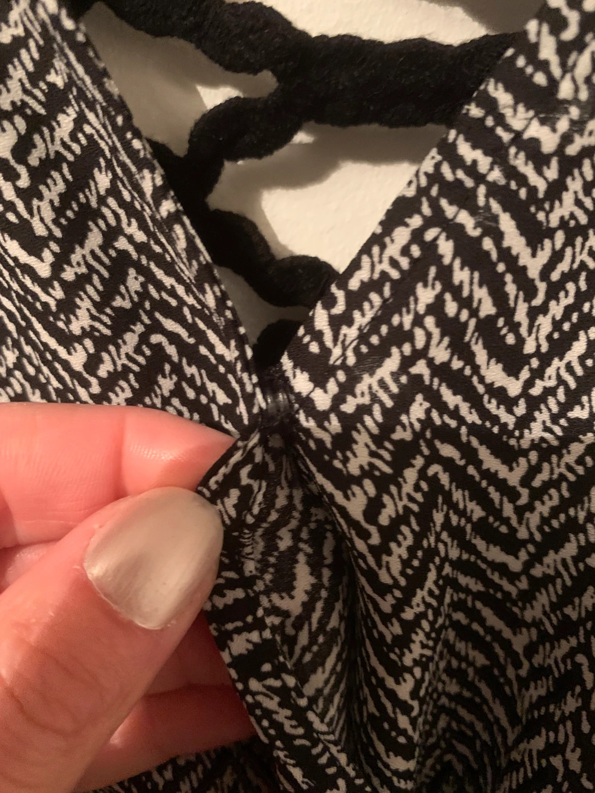 Robe noire et blanche à motif Reserved – dos lacé – taille 34 – Reserved – taille XS / 34 / 6 4