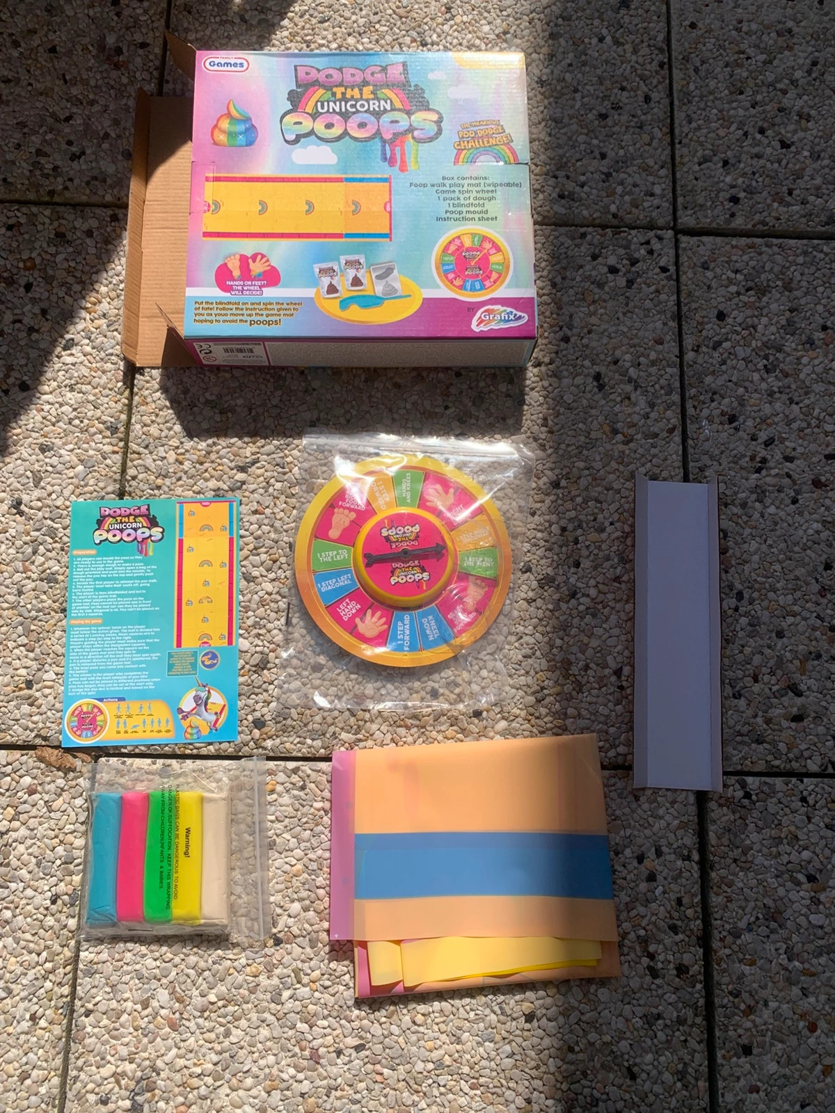 Jeu de société “Dodge the Unicorn Poops” jeu fun enfants (anglais) – Grafix 3