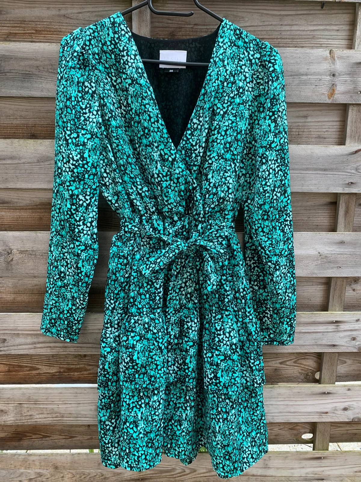 🌿 Robe portefeuille verte imprimée – Taille 36 – Neuve – La City – taille S / 36 / 8 3