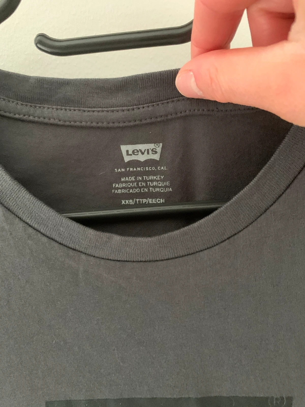 🩶 T-shirt gris foncé Levi’s – logo ton sur ton – XXS 🩶 – Levi's – taille XXS / 32 / 4 3