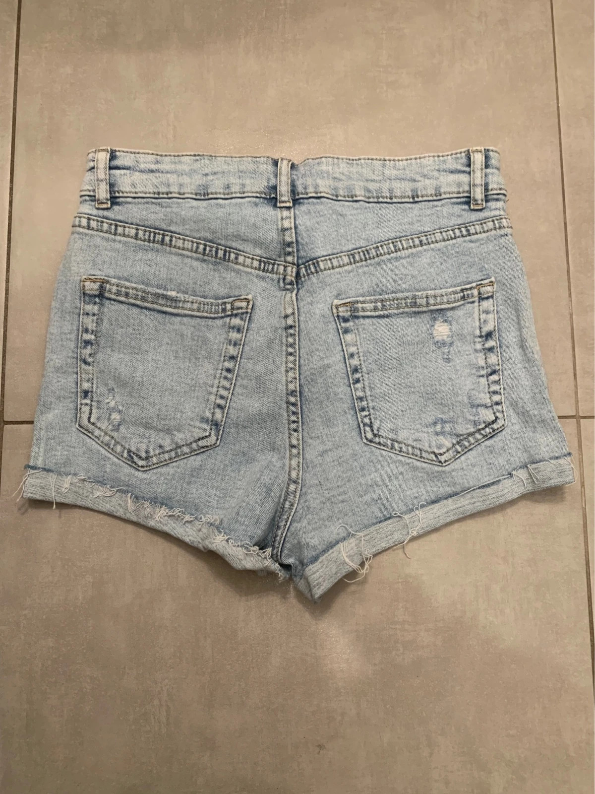 Short en jean clair destroy Tally Weijl T36 neuf – effet vintage – Tally Weijl – taille S / 36 / 8 5