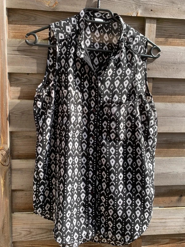 Blouse sans manches noire et blanche motif ethnique Pimkie – fluide & légère - S/36 – Pimkie – taille S / 36 / 8 2