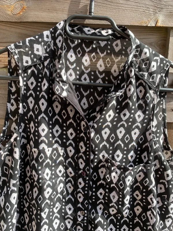Blouse sans manches noire et blanche motif ethnique Pimkie – fluide & légère - S/36 – Pimkie – taille S / 36 / 8 3