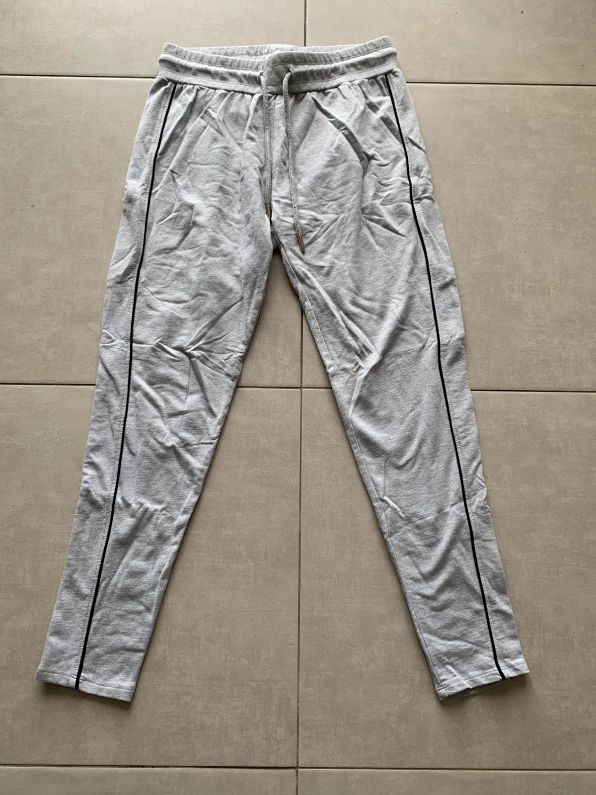 Jogging gris Jennyfer taille S – confortable & tendance – Jennyfer – taille S / 36 / 8 2