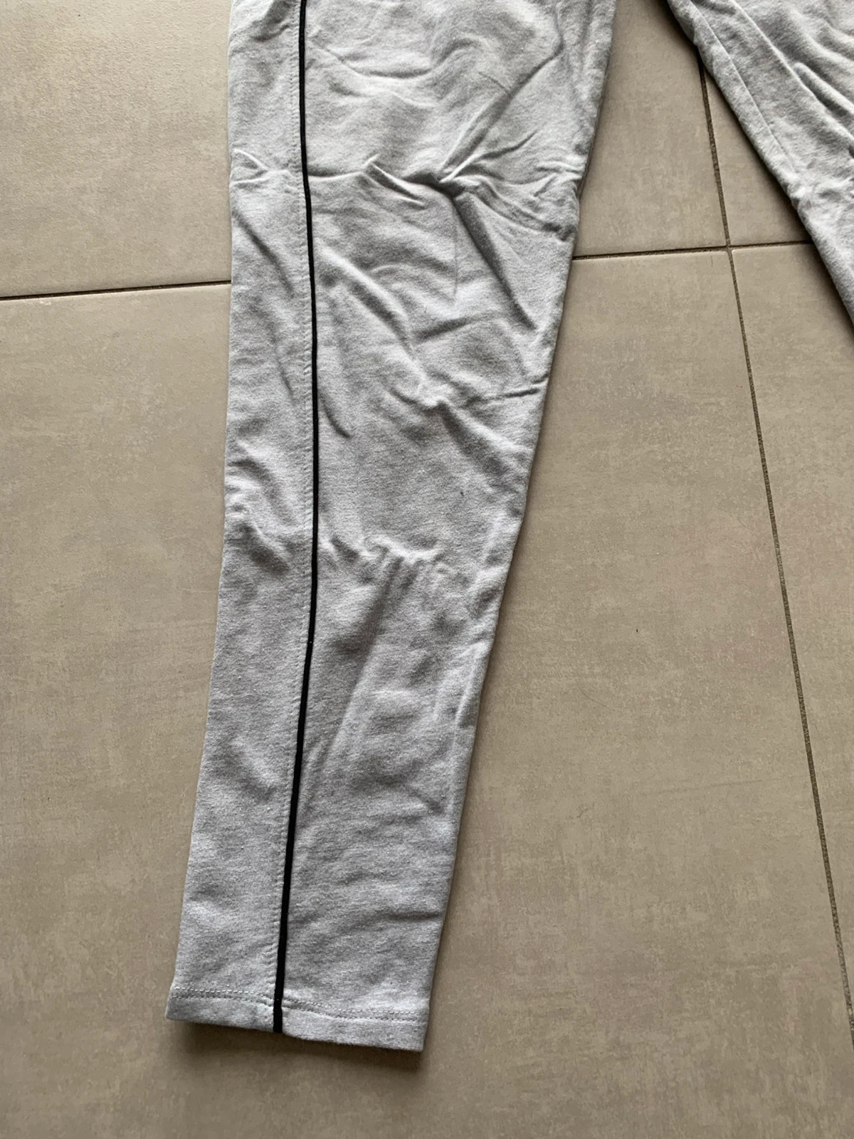 Jogging gris Jennyfer taille S – confortable & tendance – Jennyfer – taille S / 36 / 8 4