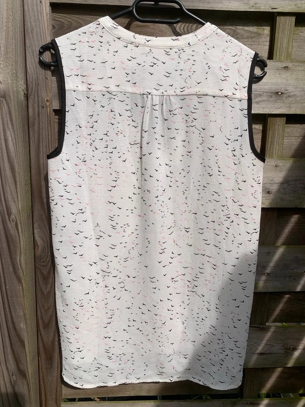 Blouse Camaïeu beige imprimée oiseaux col noir sans manches - S – Camaïeu – taille S / 36 / 8 4