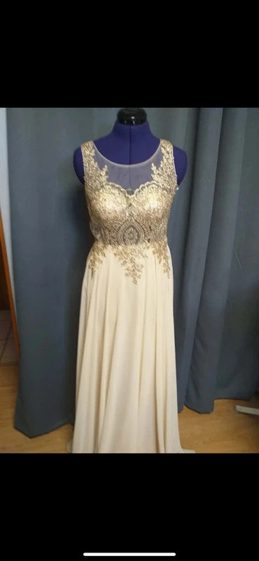 Robe de cérémonie Promulias - M/38 – PROMULIAS – taille M / 38 / 10 2