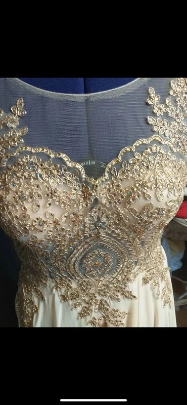 Robe de cérémonie Promulias - M/38 – PROMULIAS – taille M / 38 / 10 4