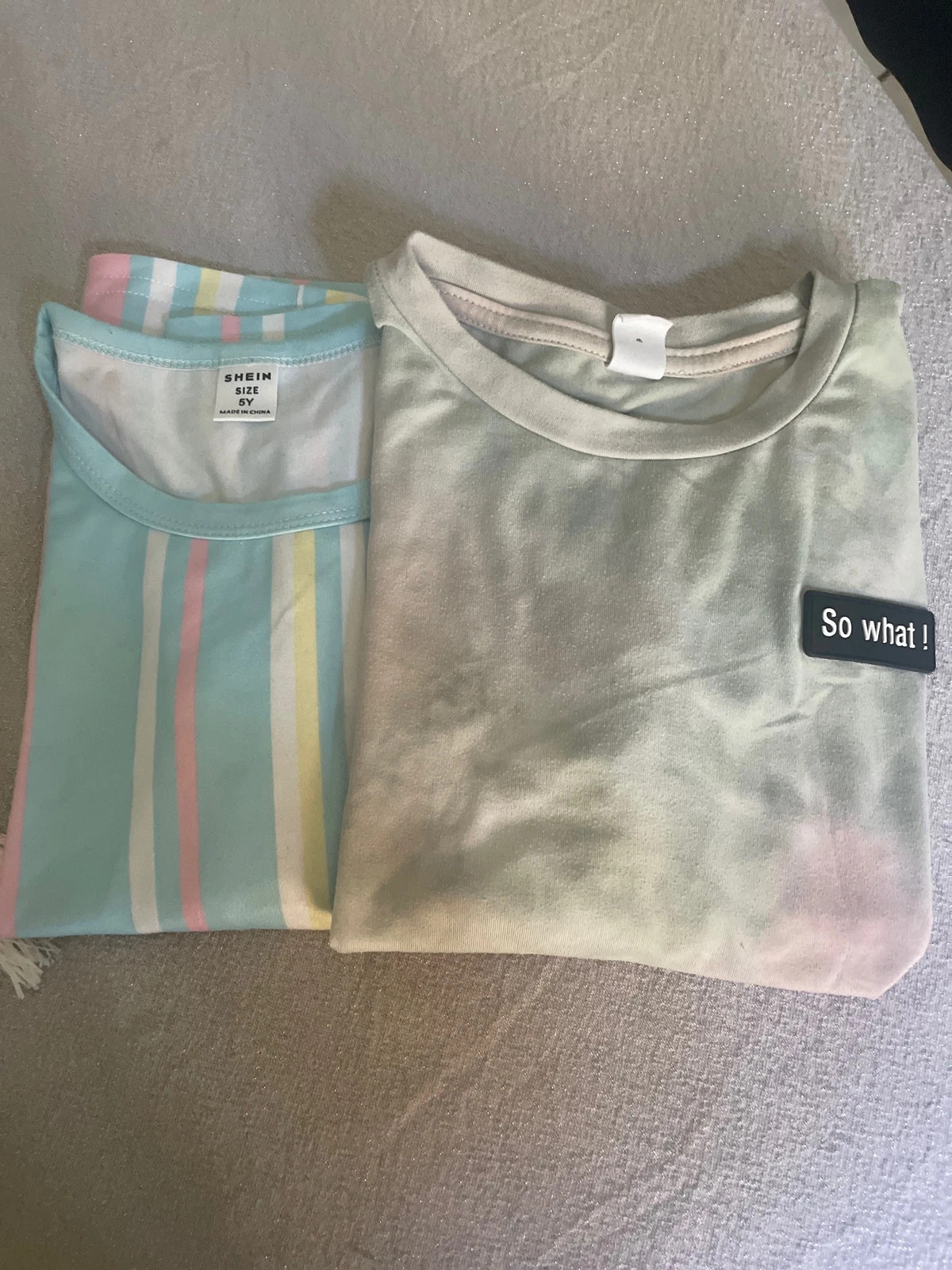 Lot de 2 t-shirts garçon 5 ans – couleurs pastel – Shein – taille 5 ans / 110 cm 2